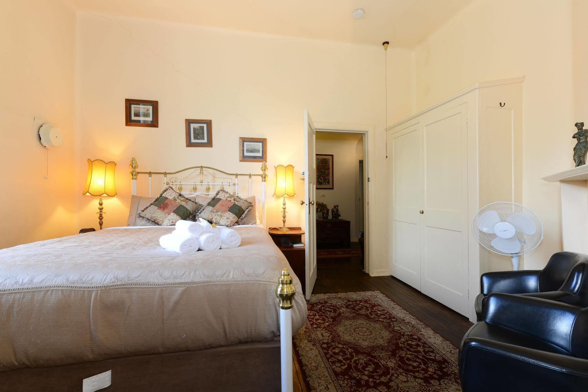 Edinburgh Gallery Bed & Breakfast Hobart Eksteriør billede